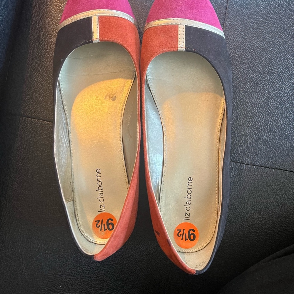 Liz Claiborne Pink and Black Flats with Color-Block Design
